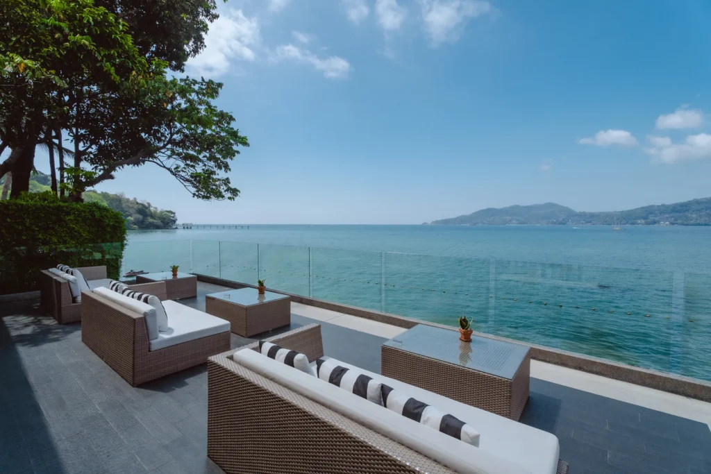 Panoramic lounge with sea views